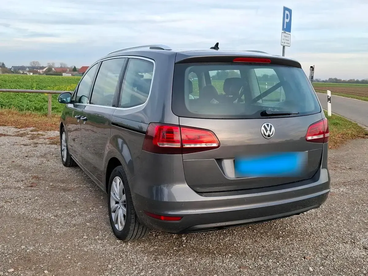 Gebraucht VW Sharan Highline 184 PS (135 kW) 2016 Grau Van / Kleinbus