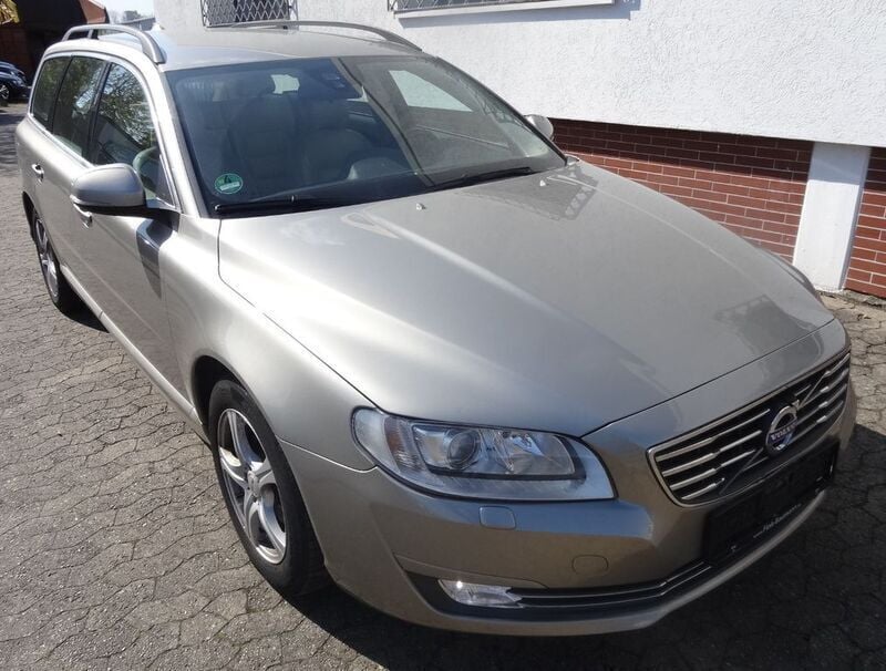 Gebraucht Volvo V70 Momentum 136 PS (100 kW) 2014 Beige Kombi