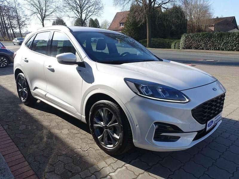 Gebraucht Ford Kuga ST-Line 150 PS (110 kW) 2023 Arktisweiss SUV