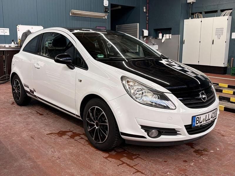 Gebraucht Opel Corsa Color Edition 101 PS (74 kW) 2011 Weiß Kleinwagen