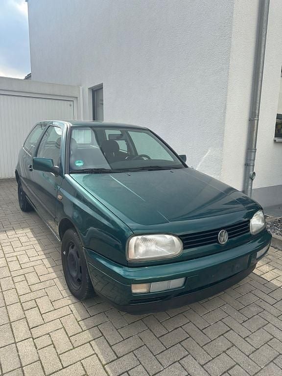 Grün Gebraucht 1997 VW Golf III Limousine | 3.200 € (Etwas zu teuer) - Bild 1/4