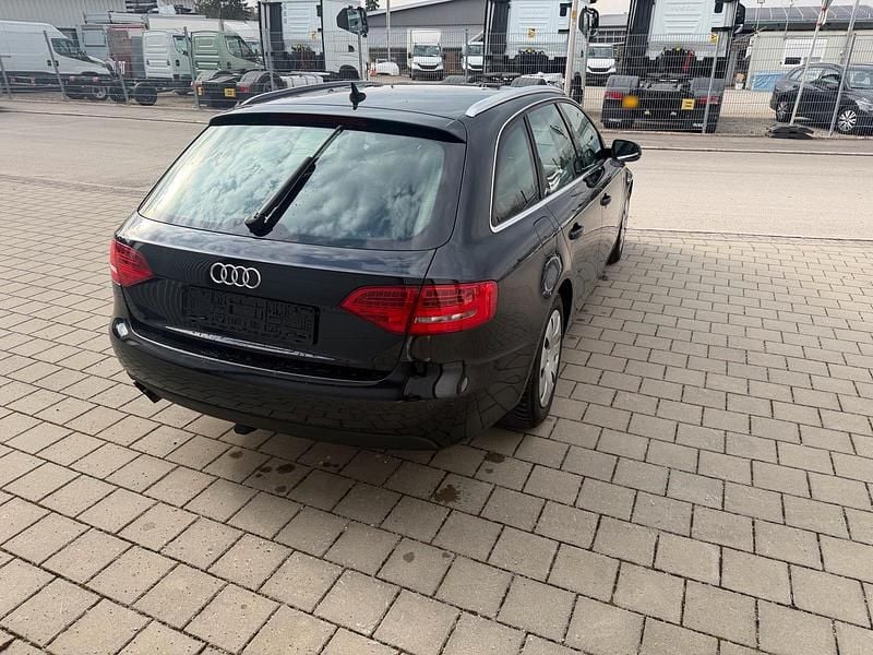 Gebraucht Audi A4 160 PS (117 kW) 2011 Schwarz Kombi