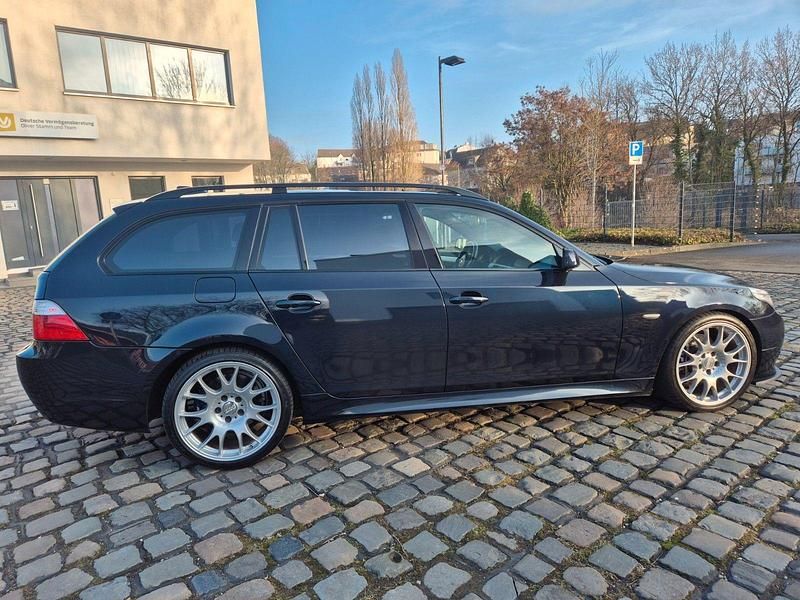 Gebraucht BMW 525 M Sport 218 PS (160 kW) 2007 Schwarz Kombi