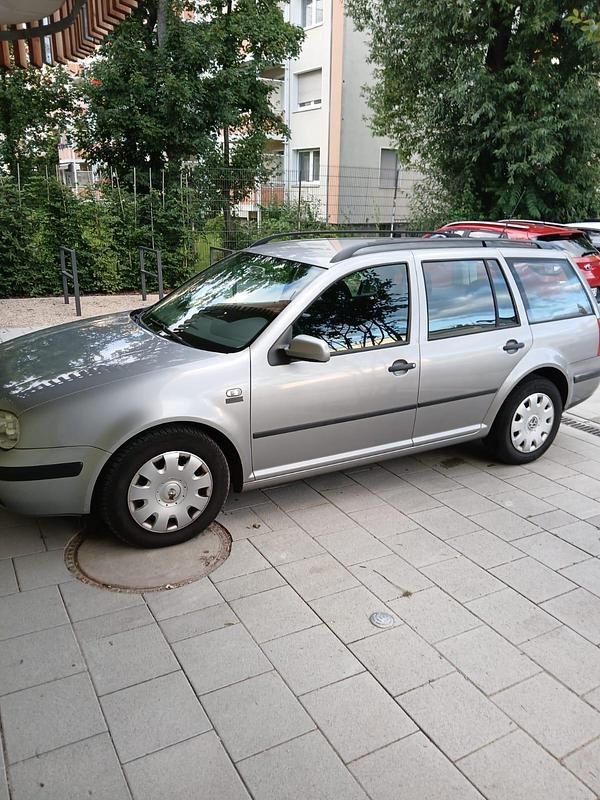 Grau Gebraucht 2002 VW Golf IV Kombi | 2.200 € (Teuer) - Bild 1/4