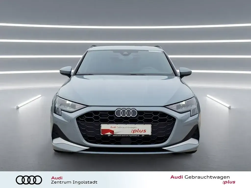 Używany Audi A3 Advanced Plus 150 KM (110 kW) 2025 Szary Sedan/Limuzyna