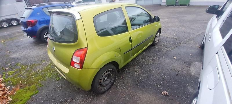 Second-hand Renault Twingo Expression 58 CP (42 kW) 2009 Auriu Hatchback