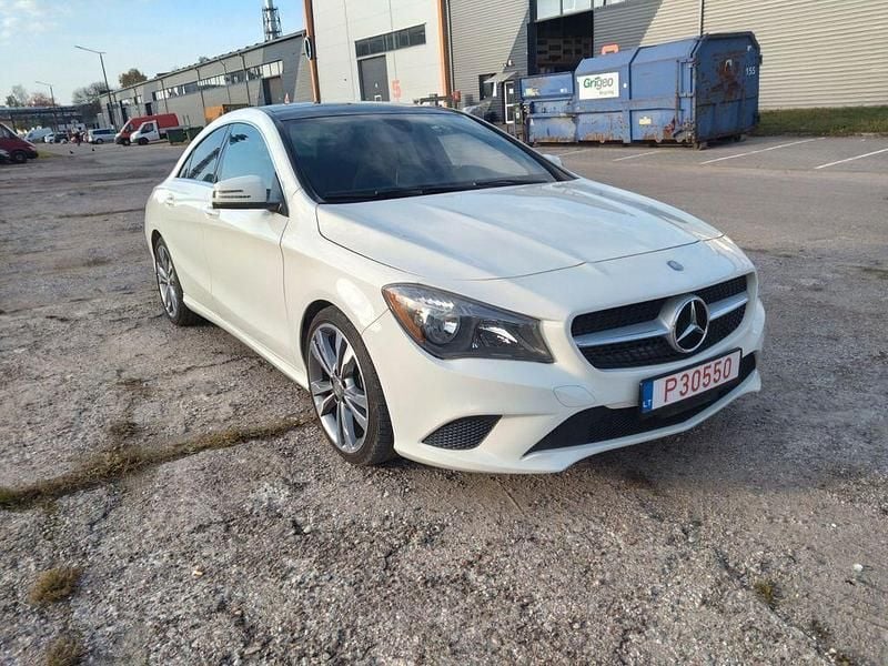 Weiß Gebraucht 2015 Mercedes CLA250 Limousine | 11.000 € (Superpreis) - Bild 1/4