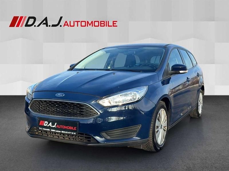 Blau Gebraucht 2017 Ford Focus Trend Kombi | 3.980 € (Superpreis) - Bild 1/4