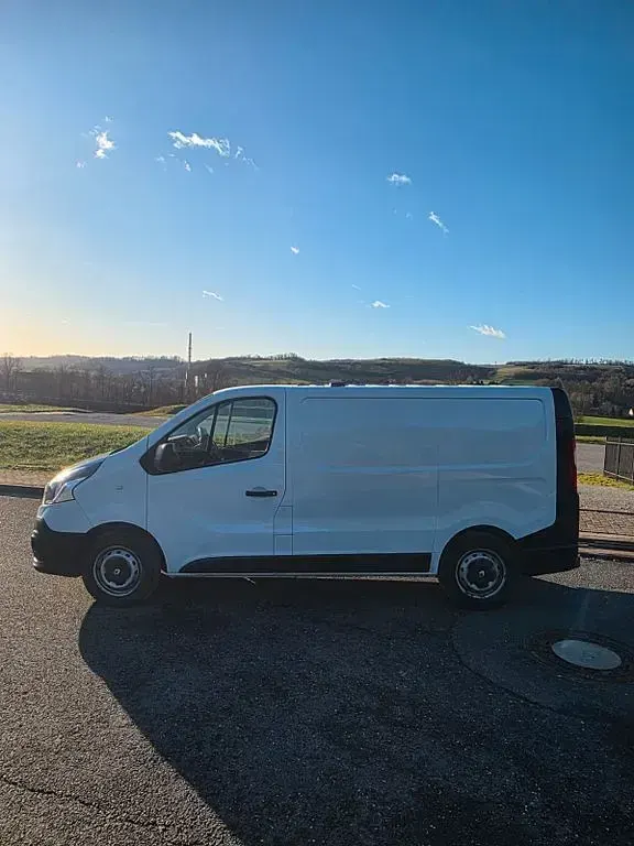 Gebraucht Renault Trafic 121 PS (88 kW) 2019 Weiß Van / Kleinbus