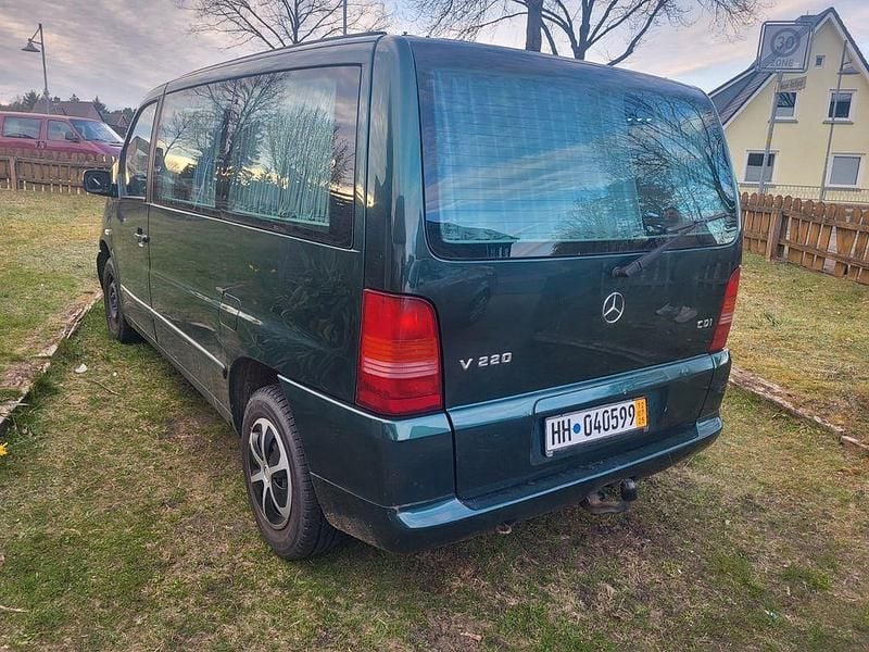 Gebraucht Mercedes V220 122 PS (89 kW) 2002 Grün Van / Kleinbus