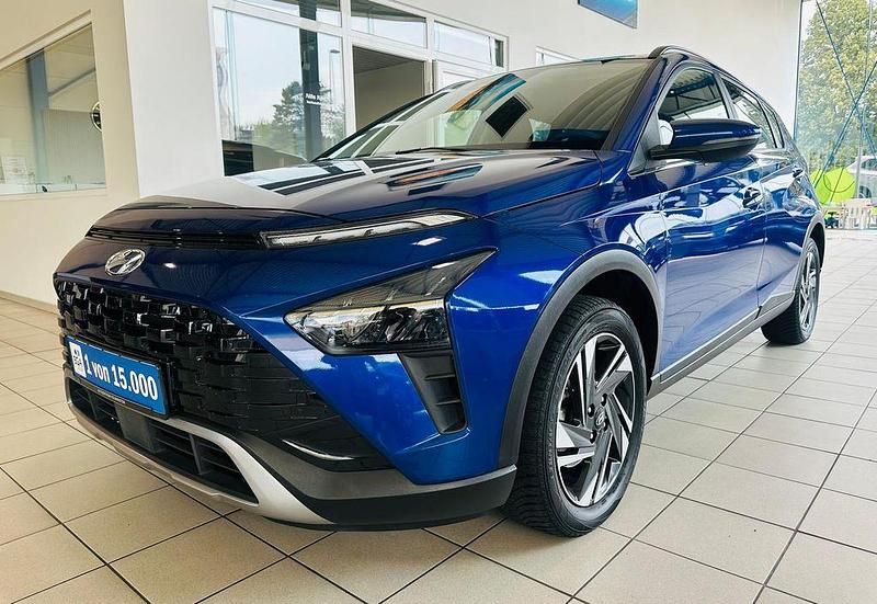 Blau Gebraucht 2021 Hyundai Bayon Trend SUV | 17.970 € (Fairer Preis) - Bild 1/4