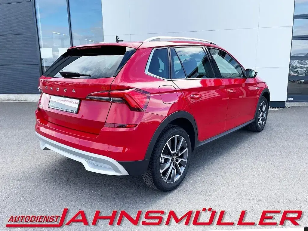 Gebraucht Skoda Kamiq ScoutLine 110 PS (80 kW) 2022 Rot SUV