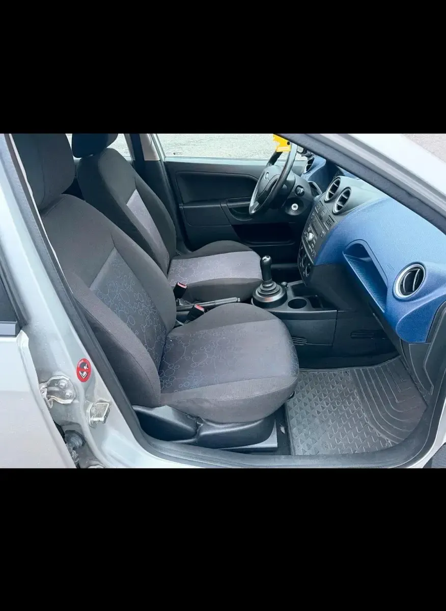 Gebraucht Ford Fiesta 80 PS (58 kW) 2006 Silber Kleinwagen