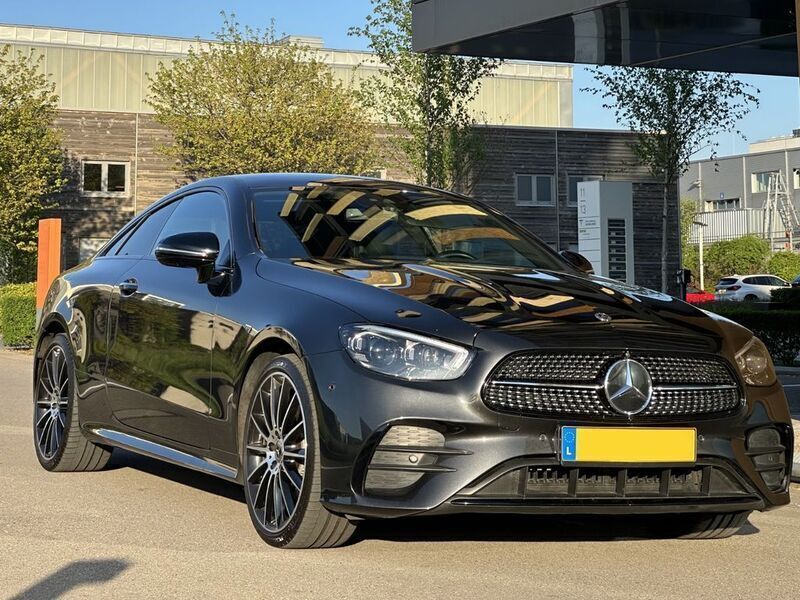Schwarz Gebraucht 2021 Mercedes E220 AMG Coupé | 39.000 € (Guter Preis) - Bild 1/4