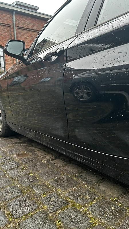 Gebraucht BMW 118 170 PS (125 kW) 2011 Schwarz Kleinwagen