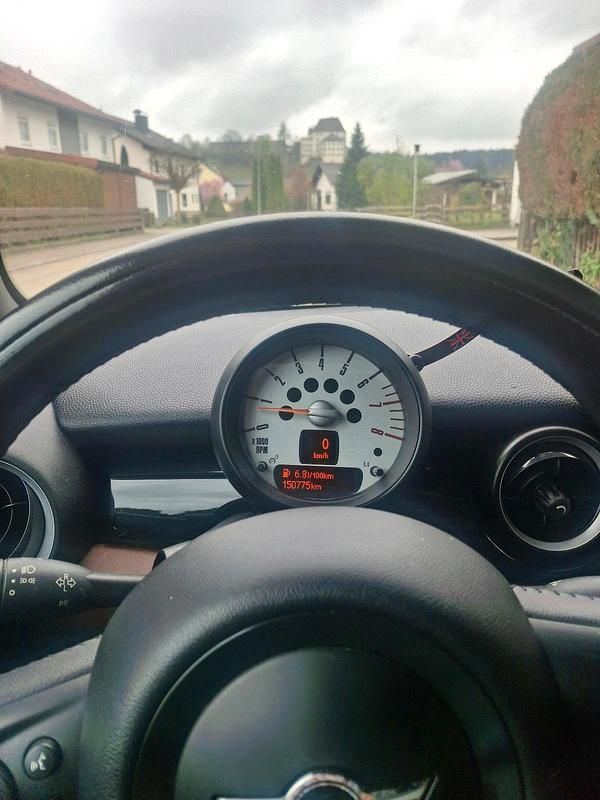 Second-hand Mini Cooper Cabriolet 122 CP (89 kW) 2011 Negru Cabrio