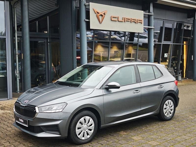 Grau Gebraucht 2023 Skoda Fabia Active Kleinwagen | 12.790 € (Guter Preis) - Bild 1/4