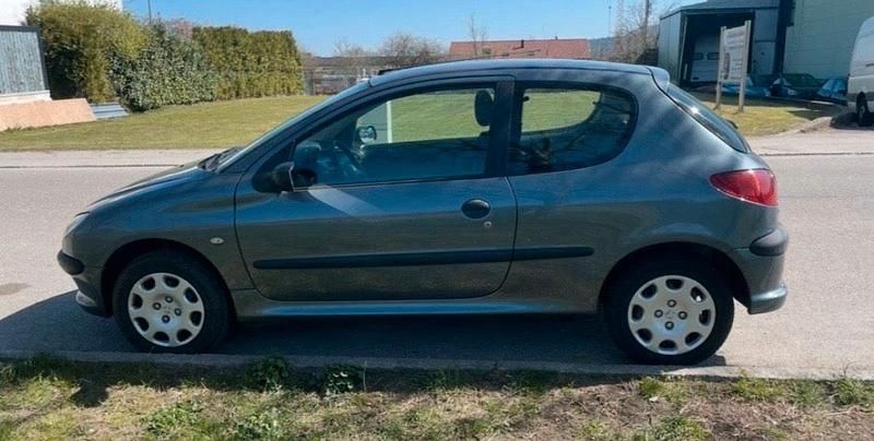 Gebraucht Peugeot 206 75 PS (55 kW) 2004 Grau Kleinwagen