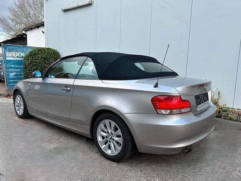 Gebraucht BMW 118 Cabriolet 143 PS (105 kW) 2008 Kaschmirsilber Cabrio