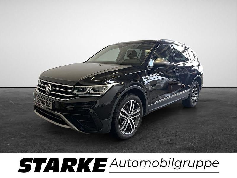 Gebraucht VW Tiguan Allspace Elegance 200 PS (147 kW) 2022 Schwarz (deep black perleffekt) SUV