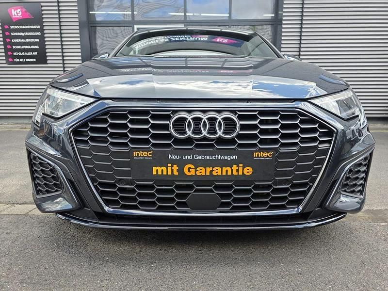 Grau Gebraucht 2021 Audi A3 Sportback e-tron S-Line Limousine | 24.999 € (Fairer Preis) - Bild 1/2
