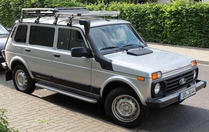 Silber Gebraucht 2021 Lada niva SUV | 14.600 € (Fairer Preis) - Bild 1/4