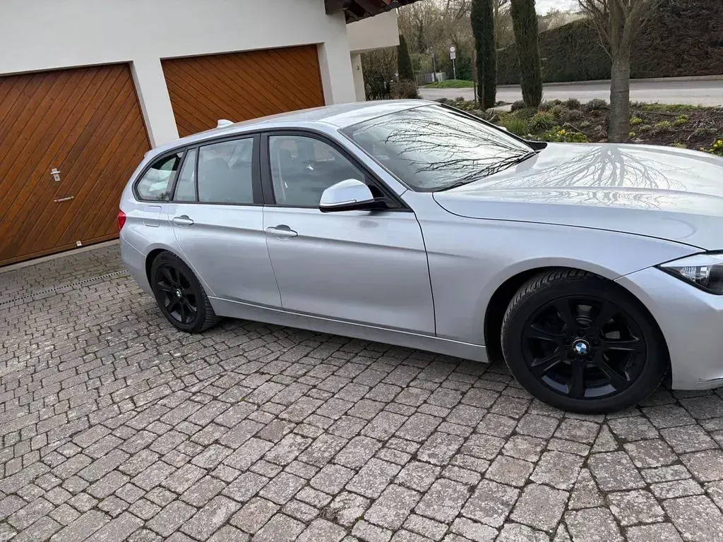 Gebraucht BMW 318 143 PS (105 kW) 2013 Silber Kombi