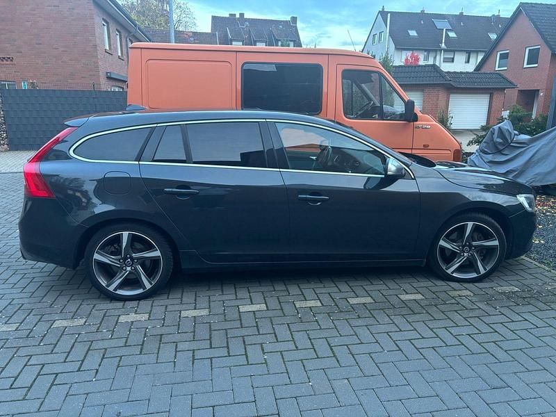 Gebraucht Volvo V60 R-Design 230 PS (169 kW) 2013 Grau Kombi