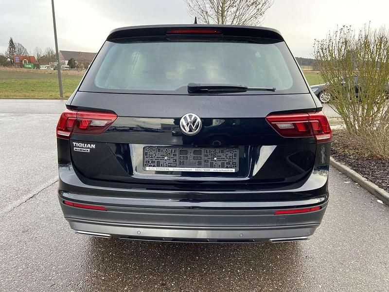 Gebraucht VW Tiguan Active 150 PS (110 kW) 2021 Deep black perleffekt SUV