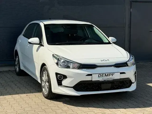 Używany Kia Rio Vision 101 KM (74 kW) 2023 Niebieski Sedan/Limuzyna