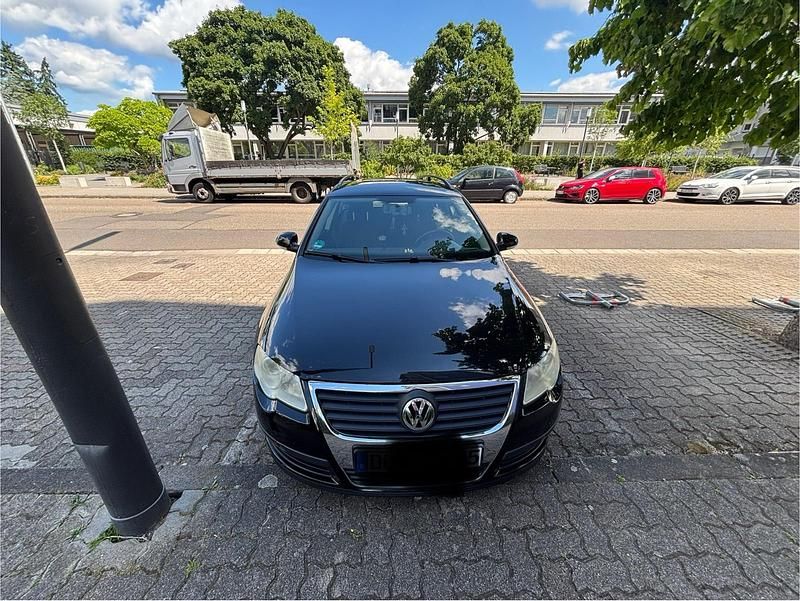 Schwarz Gebraucht 2009 VW Passat Kombi | 2.800 € (Fairer Preis) - Bild 1/4
