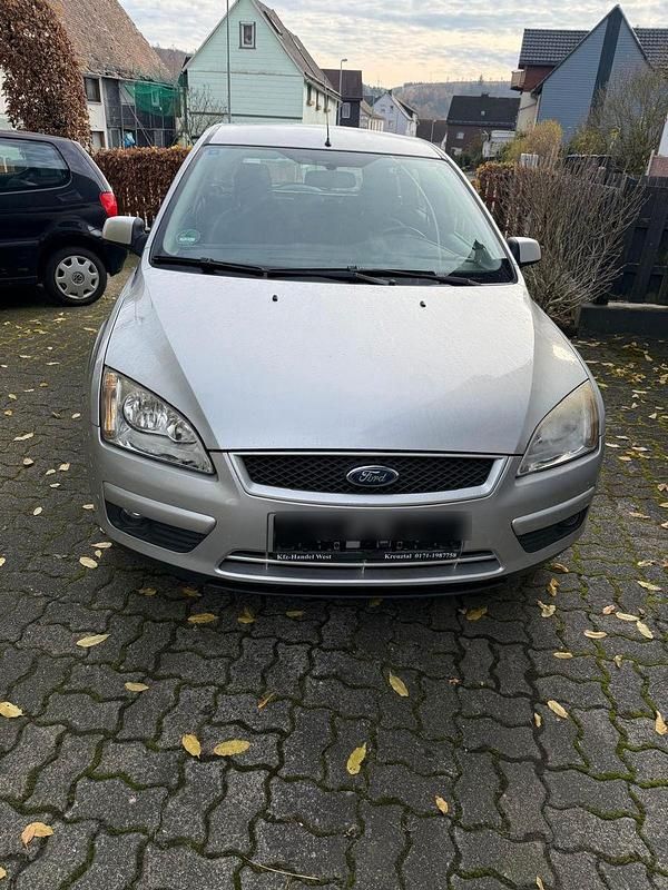 Silber Gebraucht 2007 Ford Focus Kombi | 1.699 € (Guter Preis) - Bild 1/4