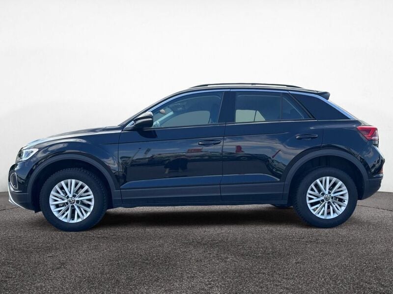 Second-hand VW T-Roc Life 110 CP (80 kW) 2023 Negru SUV