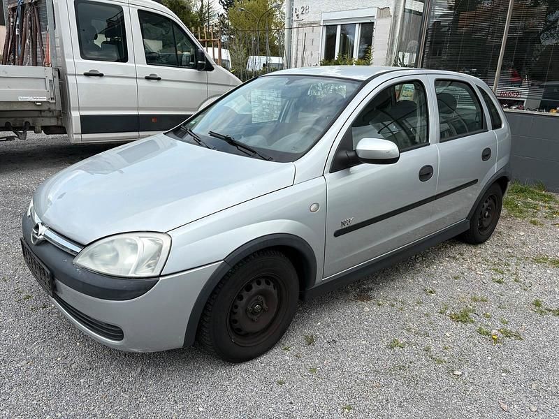 Second-hand Opel Corsa Njoy 75 CP (55 kW) 2003 Argintiu Hatchback
