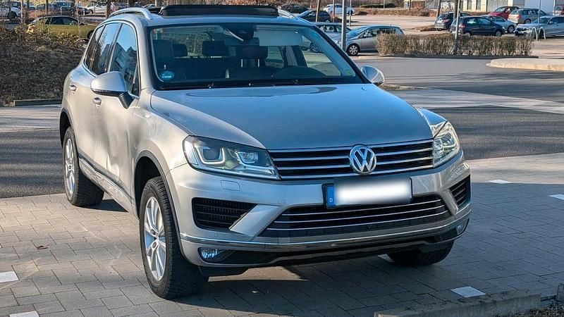 Gebraucht VW Touareg 262 PS (192 kW) 2015 Silber SUV