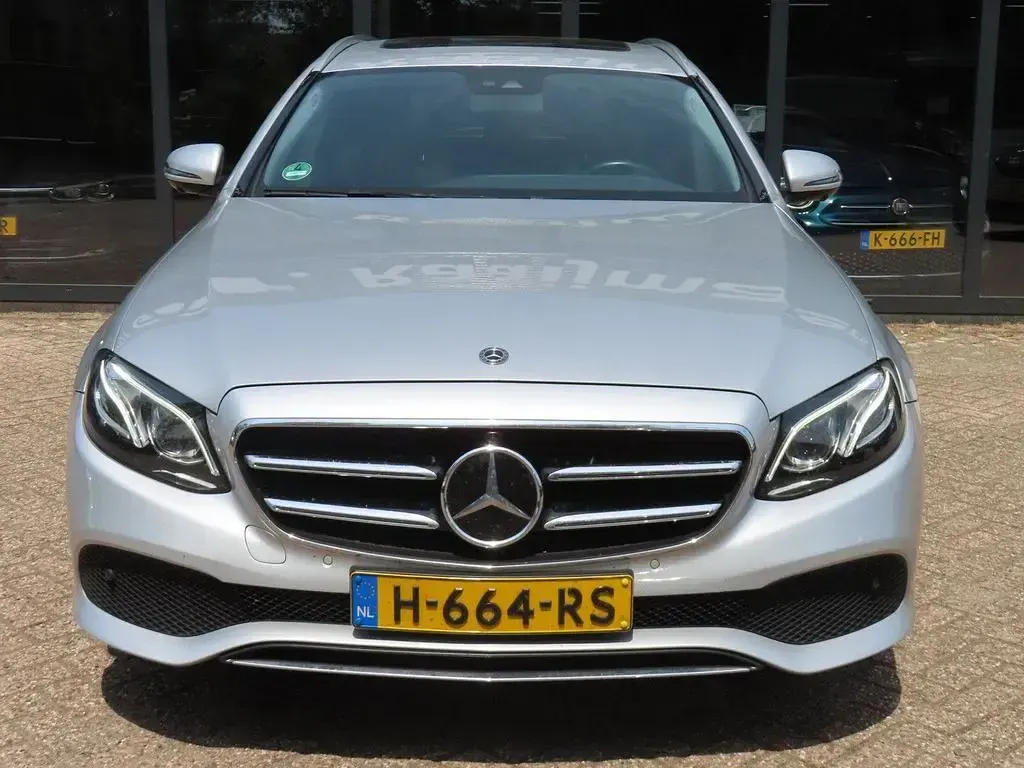 Gebraucht Mercedes E220 Business 194 PS (142 kW) 2019 Grau Kombi
