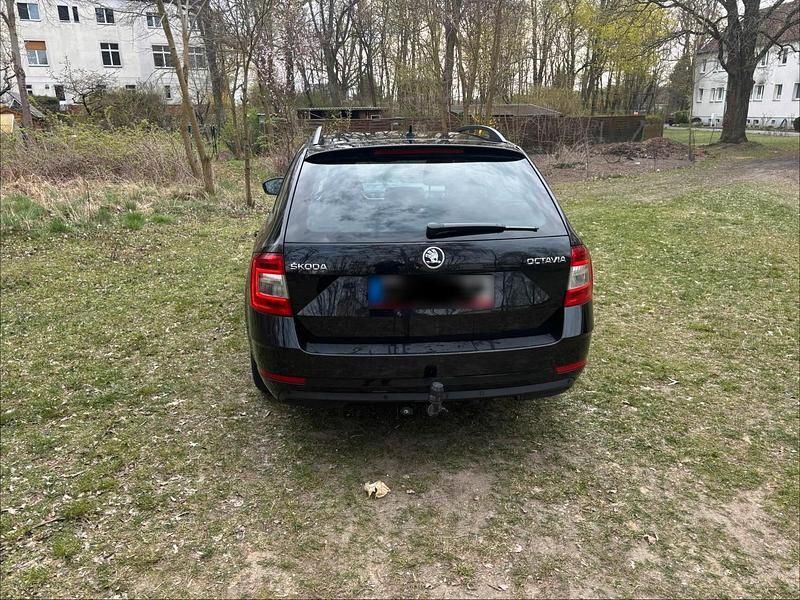 Second-hand Skoda Octavia 150 CP (110 kW) 2020 Negru Break