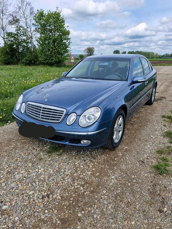 Blau Gebraucht 2003 Mercedes E200 Limousine | 2.900 € (Superpreis) - Bild 1/4