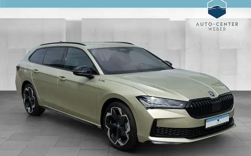 Gebraucht Skoda Superb SportLine 150 PS (110 kW) 2025 Kombi