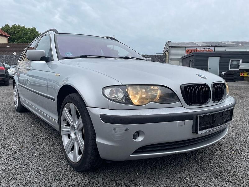 Titansilber metallic Gebraucht 2002 BMW 325 Sport Line Kombi | 3.600 € (Fairer Preis) - Bild 1/4