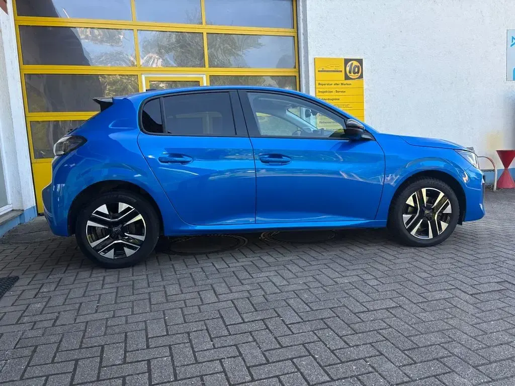 Gebraucht Peugeot 208 Allure 101 PS (74 kW) 2025 Blau Kleinwagen