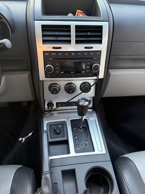 Gebraucht Dodge Nitro SXT 177 PS (130 kW) 2007 Silber SUV