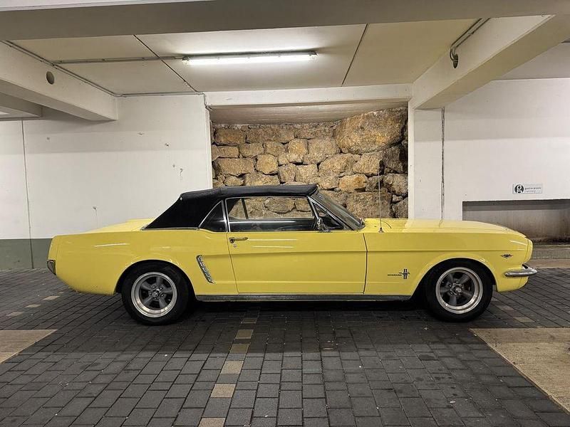 Gelb Gebraucht 1965 Ford Mustang Convertible Cabrio | 65.000 € - Bild 1/4