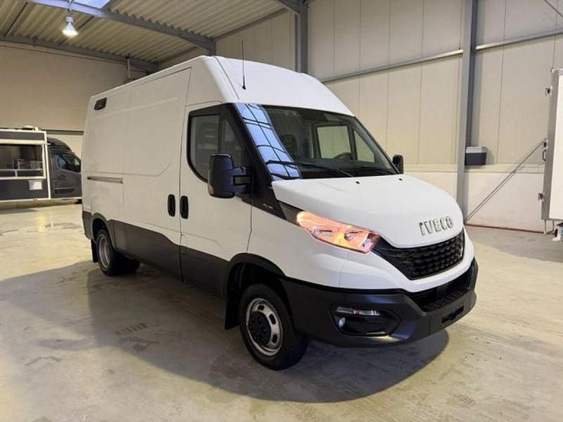 Gebraucht Iveco Daily 179 PS (131 kW) 2020 White ic 194 Van