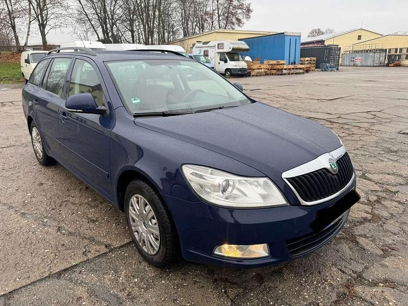Gebraucht Skoda Octavia 105 PS (77 kW) 2012 Blau Kombi