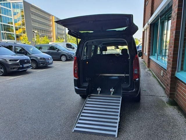 Neu Fiat Doblò 131 PS (96 kW) 2026 Schwarz Van / Kleinbus