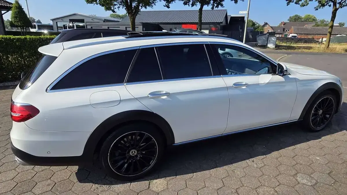 Gebraucht Mercedes E350 258 PS (189 kW) 2017 Diamantweiss  metalliclack Kombi