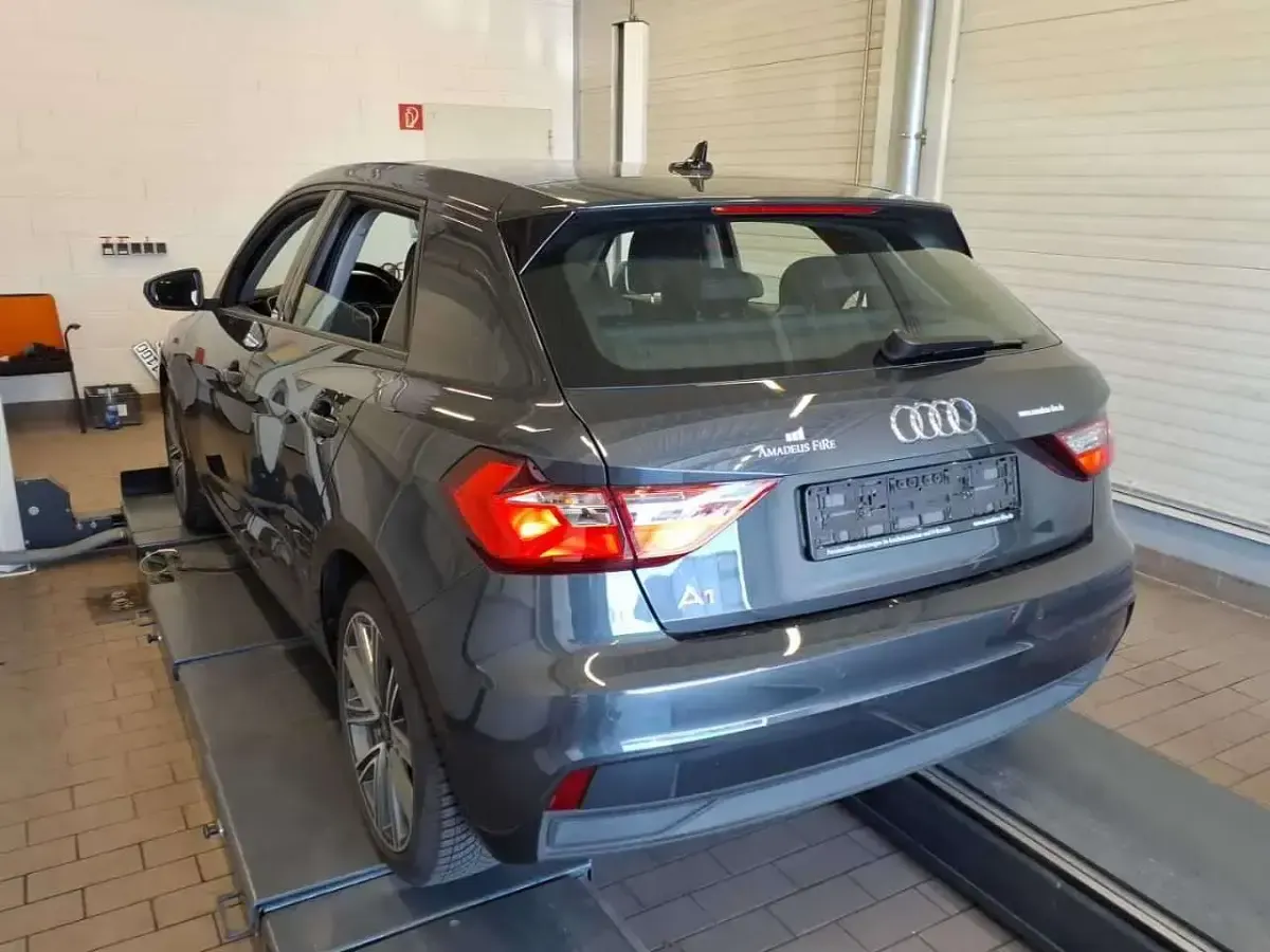 Gebraucht Audi A1 110 PS (80 kW) 2023 Manhattangrau metallic SUV