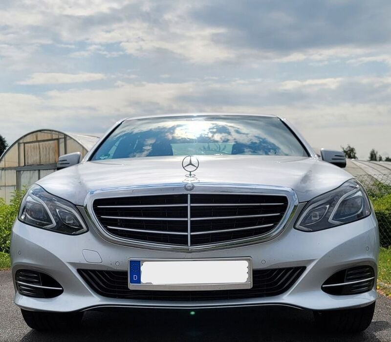 Silber Gebraucht 2015 Mercedes E200 Edition Limousine | 17.500 € (Fairer Preis) - Bild 1/4