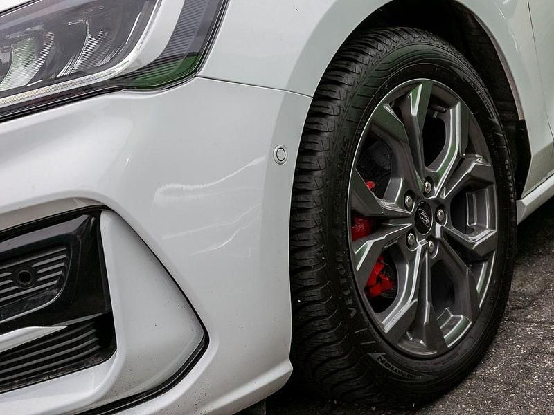 Używany Ford Focus ST-Line 125 KM (91 kW) 2024 Biały Kombi
